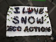 代々木公園で「ゴミ拾いをスポーツとして楽しむ」エコイベント－人工雪も