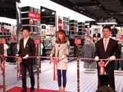 渋谷・道玄坂に「ユニクロ」大型店－セレモニーに里田まいさんも