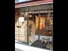 「桜丘カフェ」で子ヤギを飼育