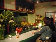 下北沢の生花店内にカフェ＆バーがオープン