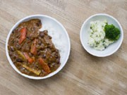 下北沢「スズナリ」内のバーを使いカフェ出店－「大人様ランチ」も
