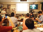 下北沢で「サイレントツイ飲み」－ツイッター以外でコミュニケーション禁止