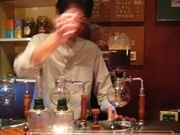 目黒駅近くの喫茶店が35周年－サイフォンコーヒーを450円で提供