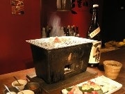 五反田に居酒屋「炙屋小鉄」3号店－薩摩鶏の七厘焼きメーンに