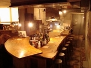 大井町の「燻製キッチン」、連日にぎわう－「秘密基地」テーマに店づくり