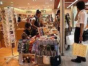 エキュート品川に「品川てづくり市」出店－作家による実演・販売も