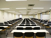 品川のオフィスビルに貸し会議室－ホテル会議室からの乗り換え狙う