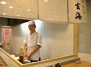 白金のすし店を19歳店長が切り盛り－本場九州の味を提供