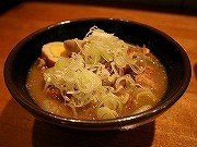 五反田に居酒屋「よしみ屋本店」－ホールは全員女性
