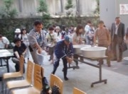 文化放送前で「打ち水フェスタ」－いとうせいこうさんの呼びかけで