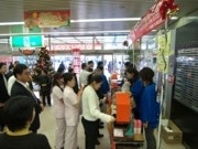 ニュー新橋ビルで30年目のクリスマスセール－総額1千万円の抽選会も