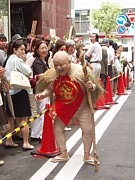 こなき爺、鳥取県アンテナショップをリストラ－妖怪にも不況のあおり？