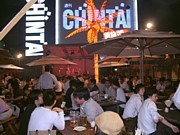 新橋駅前屋上ビアガーデン、今期の営業見送りへ－ビル改修工事で