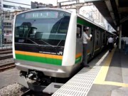 JR新橋駅の発車メロディーがあの曲に－夏季限定、サントリーの広告で