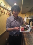 魚金の名物スタッフ「まっちゃん」が独立－新橋に立ち飲み店