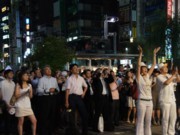 新橋SL広場が屋外ディスコに？－80’sディスコCD発売イベントで
