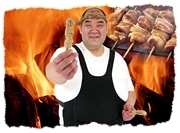 歌舞伎町に昭和テイスト溢れる串焼き店－親方は元「豊ノ海」