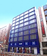 「コメ兵新宿店」がリニューアル－衣料フロア増床、都内最大規模に