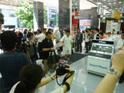 「LABI新宿西口館」がオープン－炎天下に長蛇の列