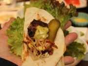 大久保に豚肉の店「ユン家のテジコギ」－サムギョプサルをトルティーヤで