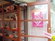 鎌倉駅西口にスコーンと雑貨の店－すべての商品名に女性の名前