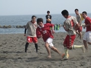 平塚で「ベルマーレビーチサッカー大会」－優勝チームは沖縄遠征も