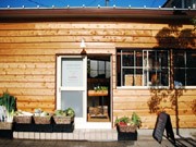 鎌倉に「イタリア市場風」食材店－三浦半島の食材を農家直売所スタイルで