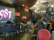 若者向けラジオ局「987 FM」、オーチャード地区にスタジオ移転