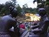 シンガポール植物園の湖面ステージでチャリティー・ピアノ・コンサート