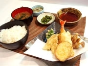 IT企業がセルフスタイルの天ぷら店－定食主体に低価格実現