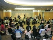 打楽器の音を合わせて楽しむ参加型イベント「ドラムサークル」－国立で