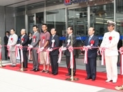 「LABI1 高崎」開店で5,000人が行列－注目の「iPhone」も登場