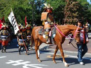 高崎で戦国イベント始まる－鎌倉街道武者行列で200人がパレード