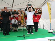 前橋「T-1」初代グランプリに「大村総社」の「ソースカツ丼」