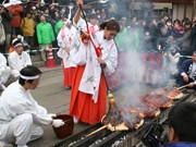 1串20キロ「巨大焼きまんじゅう」で厄払い－伊勢崎で「焼きまん祭」