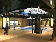 天神地下街が30年ぶりにリフレッシュ－止水板設置で安全を