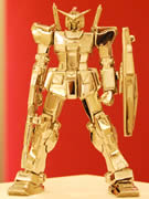 天神で純プラチナ製「ガンダム」展示－参考価格3,000万円