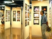 アクロスで88歳までの一般公募作品564点を展示