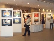 障害者施設のアート作品を集めコラボ企画展－イムズで開催