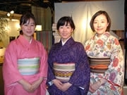 天神で「博多織」専門学校第1期生の卒展－「博多織」人材育成で