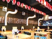 天神に鶏焼き七輪の店「三八」－全品380円、38歳限定サービスも