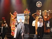 天神キャラが勢ぞろい－かぶりもの劇団「ギンギラ太陽’s」1カ月公演開幕
