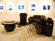 現代アーティストが自作レンズで撮影－福岡のカフェなど8店舗で写真展