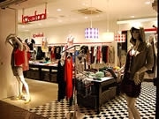 元ViViモデル佐藤萌実さんディレクションブランド、天地下に九州初出店