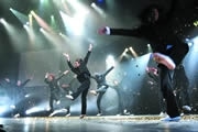 ダンス集団「コンドルズ」、イムズ20周年で特別公演「ハタチの恋人」