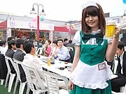 「おかえりなさいませ、ご主人様」－西日本新聞会館に「メード」ビアガーデン