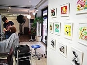 大名の美容室でイラスト作品展－「日常の中の旅」テーマの22点