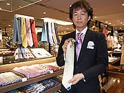 大丸・福岡天神店に「山笠ネクタイ」登場－土産や普段使いにも