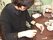 アクセパーツに自分で刻印－天神に限定コーナー、雑貨店が企画