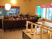 春吉に「スパークリング」メーンのカフェバー－常時50種そろえる